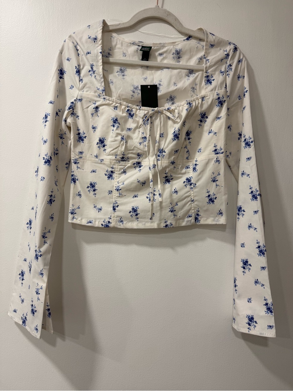 wild fable Cream Long-Sleeve Tie-Front Floral Top with Blue Print
